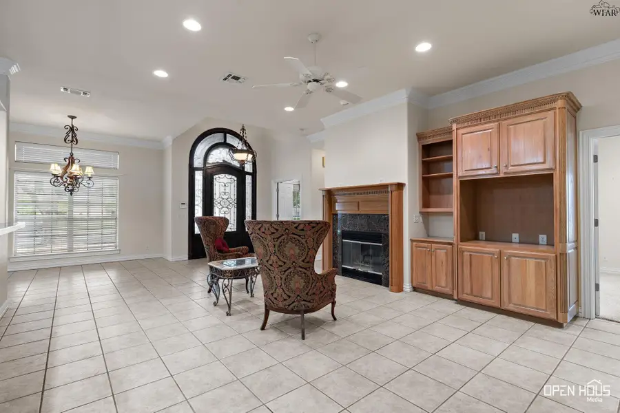 9 CANDLEWOOD COURT, Wichita Falls, TX 76308 - #3