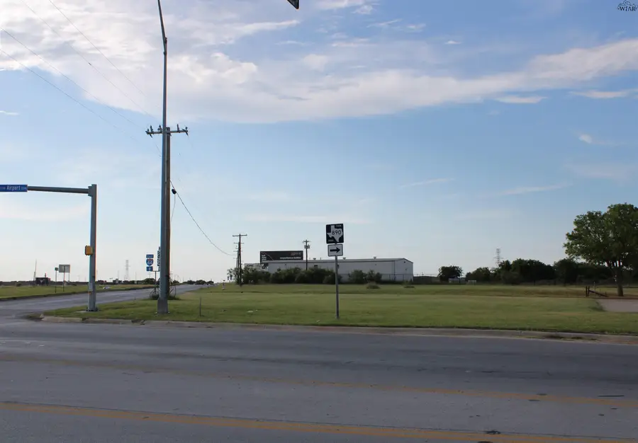 2901 CENTRAL FREEWAY, Wichita Falls, TX 76306 - #3