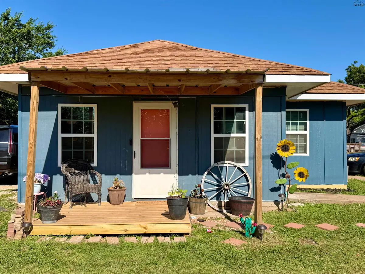 601 S CENTER STREET, Archer City, TX 76351 - #1