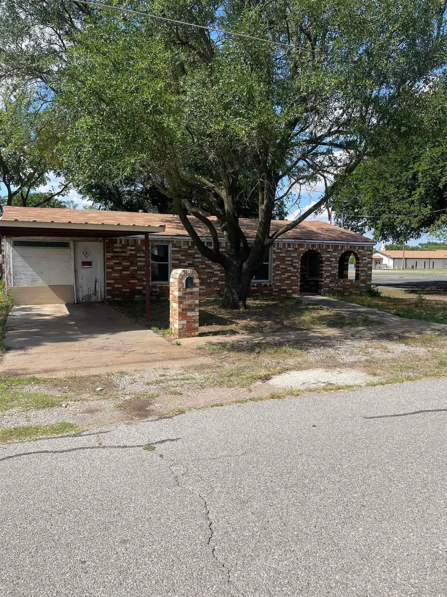 309 W 6TH STREET, Burkburnett, TX 76354 - #2