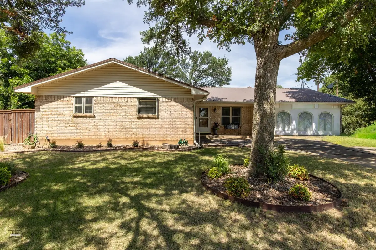 409 KAY STREET, Henrietta, TX 76365 - #1