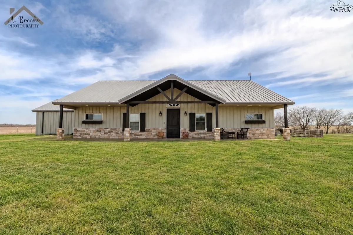 9118 HALL ROAD, Iowa Park, TX 76367 - #1
