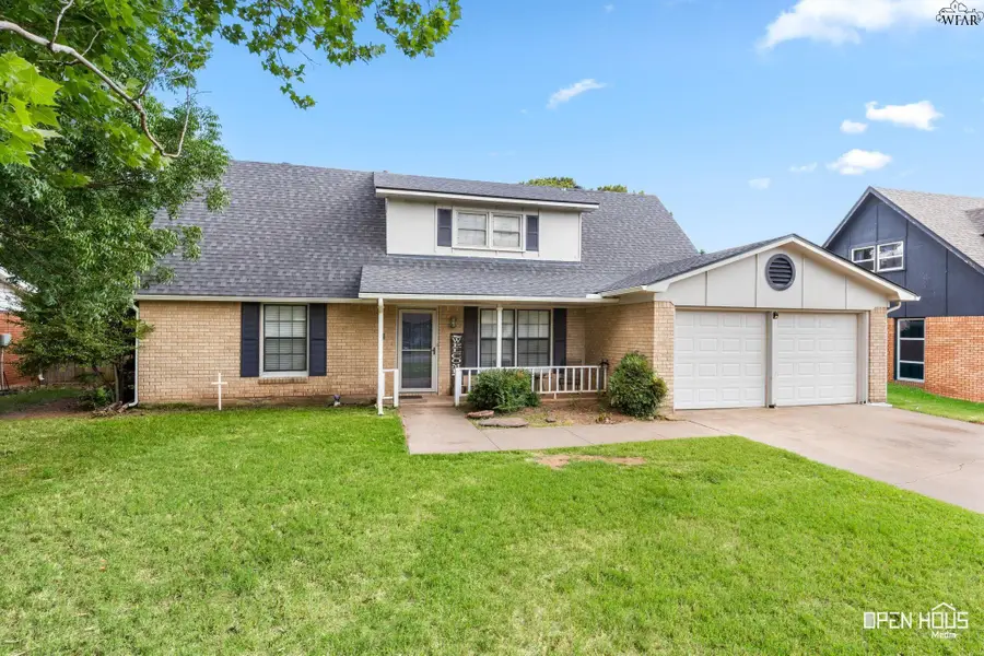 711 W REBECCA AVENUE, Iowa Park, TX 76367 - #3