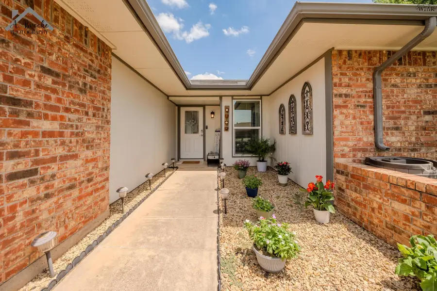 3 ST STEPHENS COURT, Wichita Falls, TX 76310 - #2