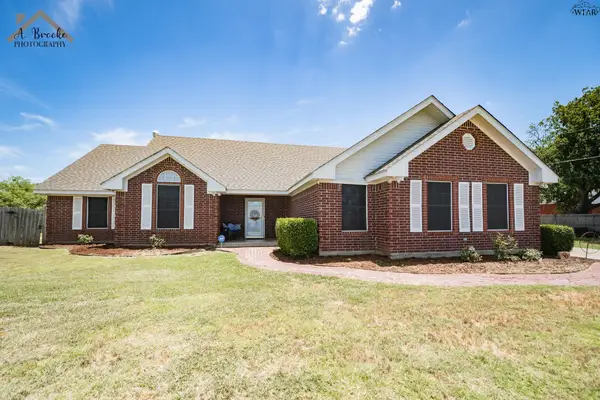 800 SHORELINE DRIVE, Wichita Falls, TX 76308