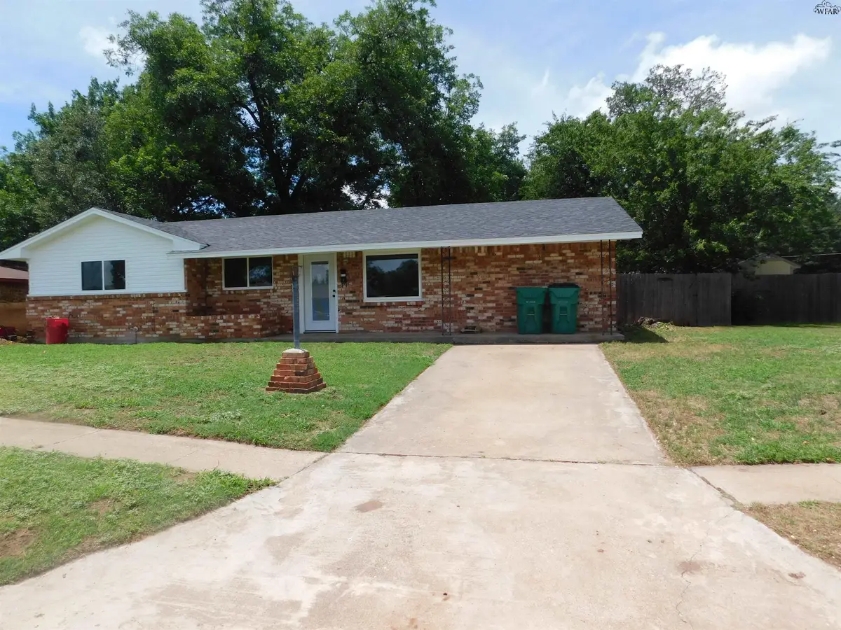 804 CHESTNUT STREET, Burkburnett, TX 76354-2631 - #1