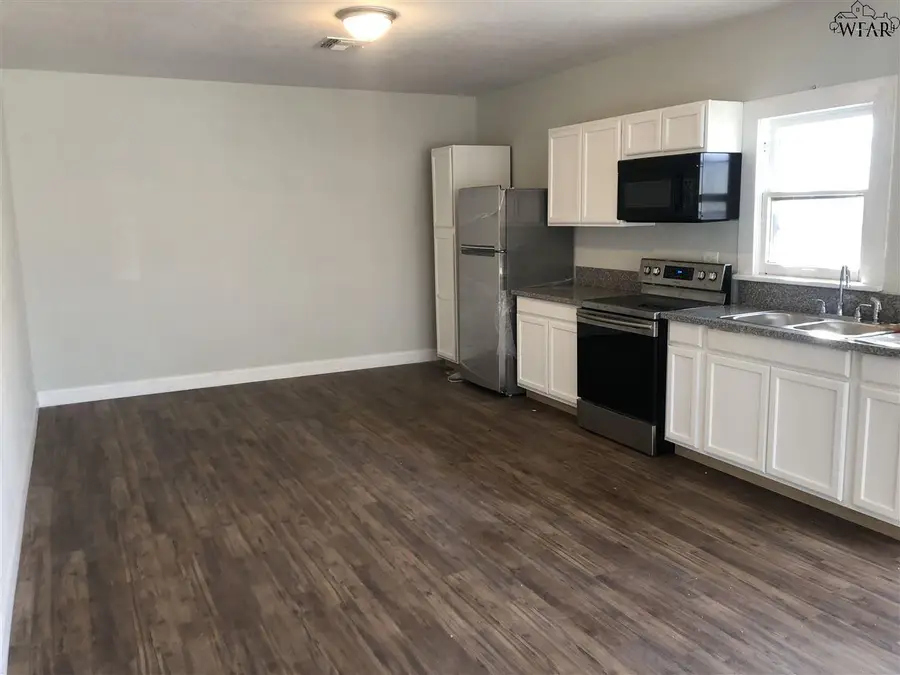 3013 HOLLYWOOD AVENUE, Wichita Falls, TX 76309 - #2