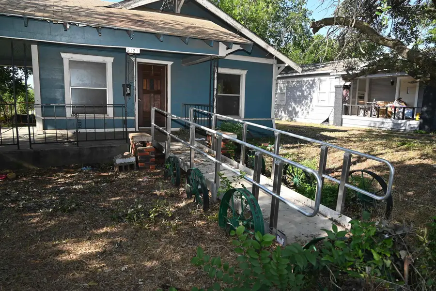 2121 AVENUE G, Wichita Falls, TX 76309 - #2