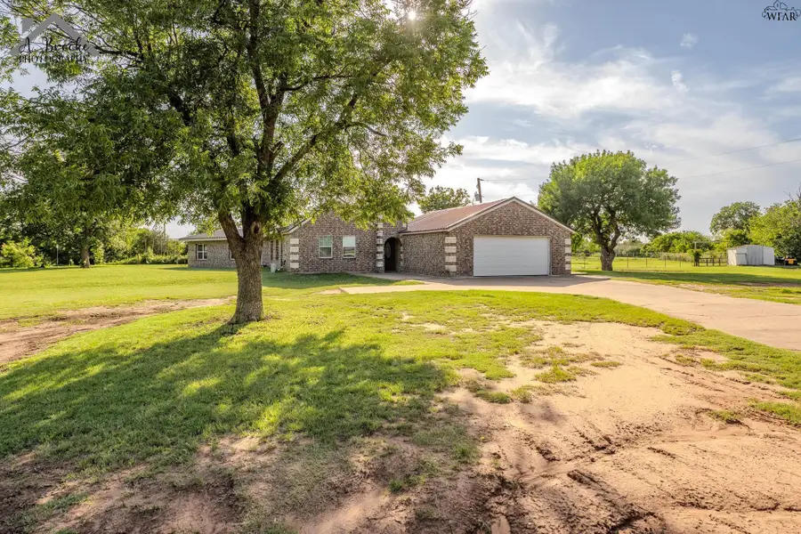 430 HUNTINGTON LANE, Pleasant Valley, TX 76306 - #2