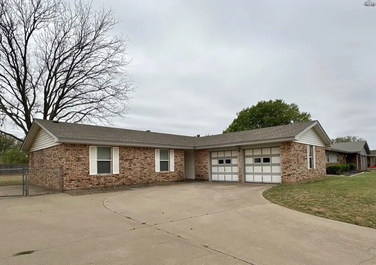 1404 AMHERST STREET, Burkburnett, TX 76354 - #1