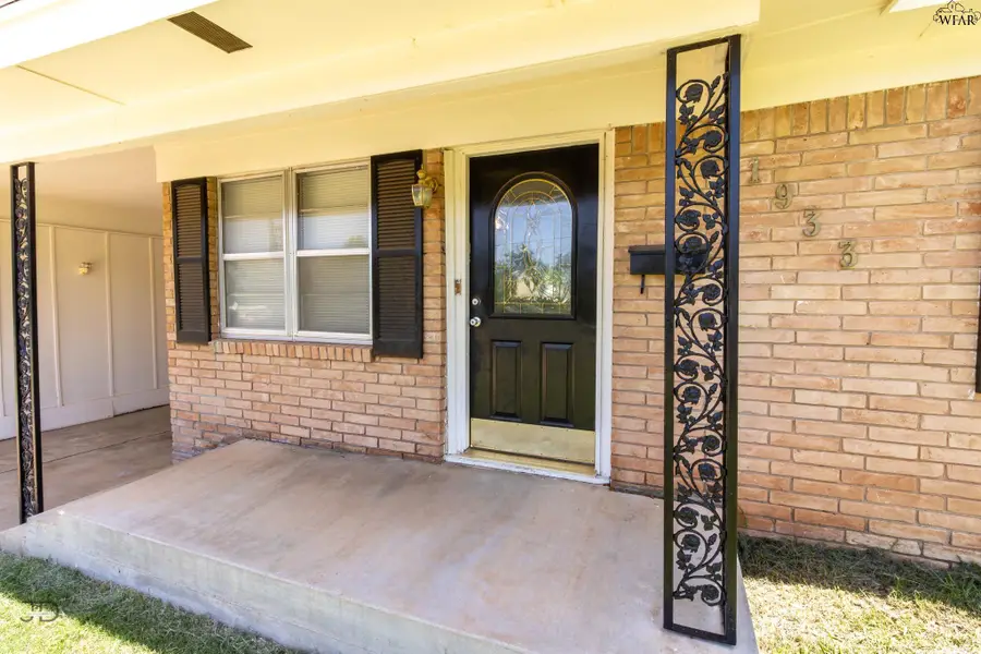 1933 PAWHUSKA DRIVE, Wichita Falls, TX 76309 - #2