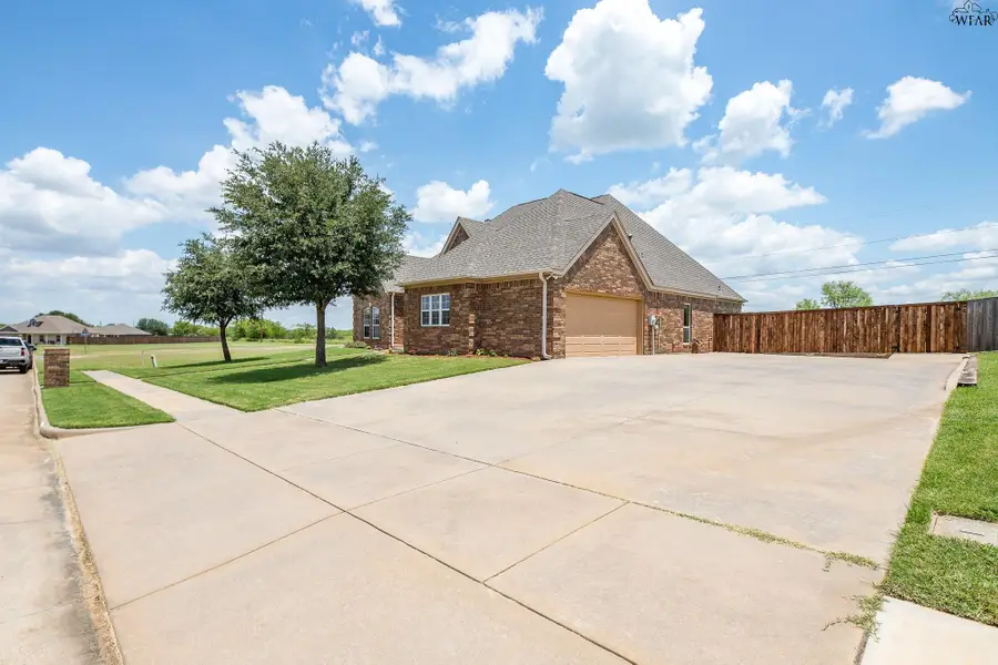 1004 VINEYARD LANE, Henrietta, TX 76365 - #2