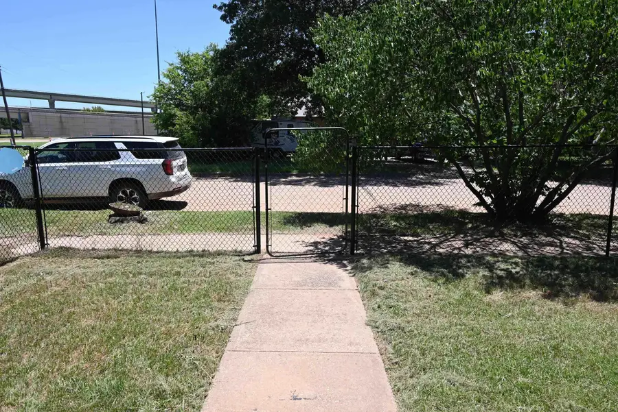 1524 17TH STREET, Wichita Falls, TX 76309 - #2