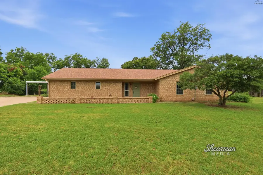 305 S PRESTON ROAD, Burkburnett, TX 76354 - #2