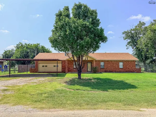203 W COTTONWOOD STREET, Holliday, TX 76366