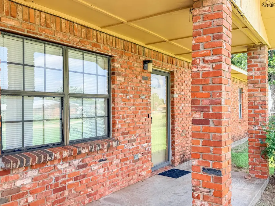 203 W COTTONWOOD STREET, Holliday, TX 76366 - #2