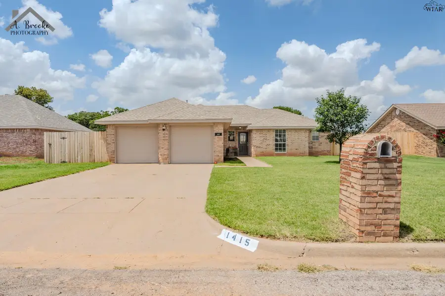 1415 PARLIAMENT STREET, Burkburnett, TX 76354 - #2