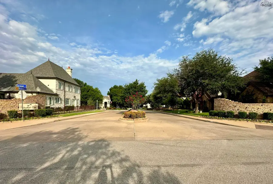 14 WOODLAND CREEK CIRCLE, Wichita Falls, TX 76302 - #2