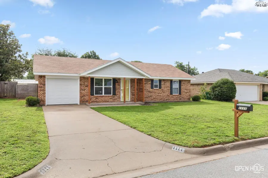 1111 LISA LANE, Burkburnett, TX 76354 - #2