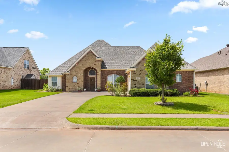 1717 SHOAL CREEK DRIVE, Wichita Falls, TX 76308 - #2