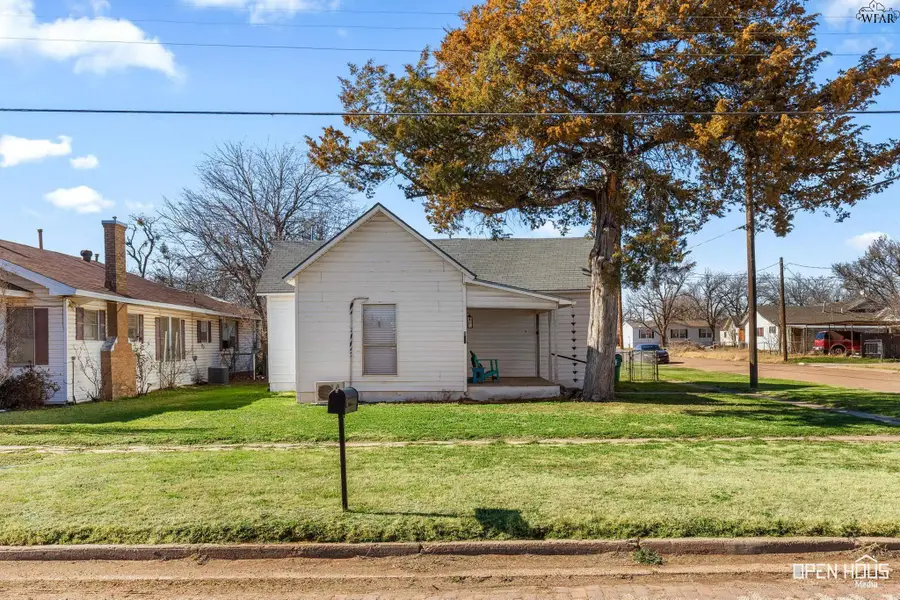621 N MAIN STREET, Electra, TX 76360 - #3