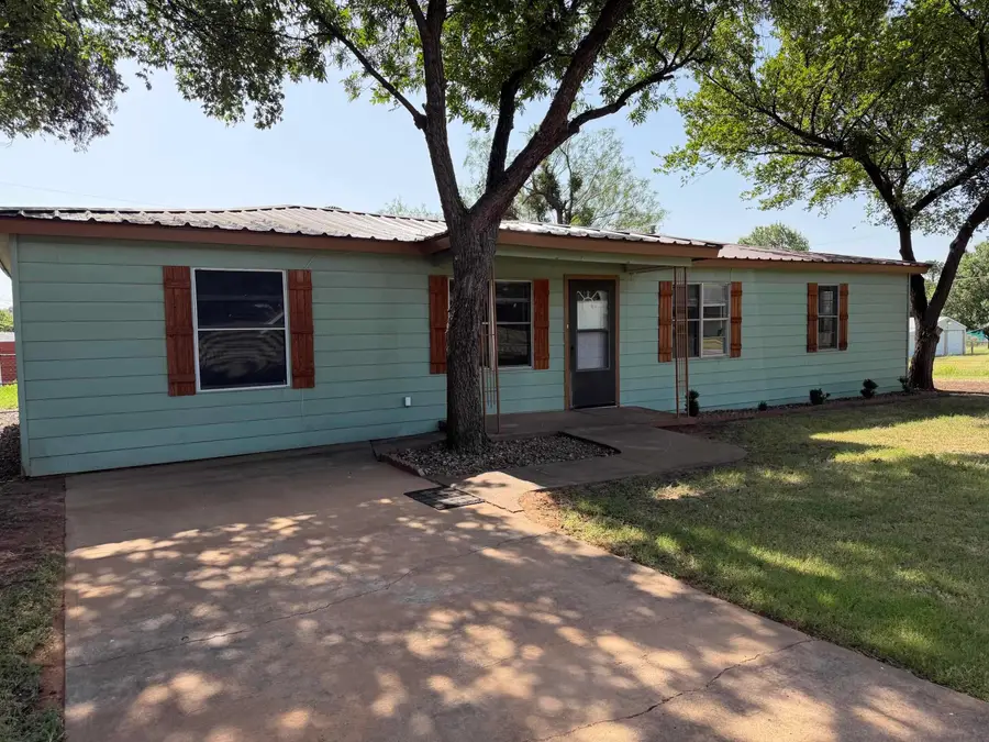 621 S PARK AVENUE, Iowa Park, TX 76367 - #3