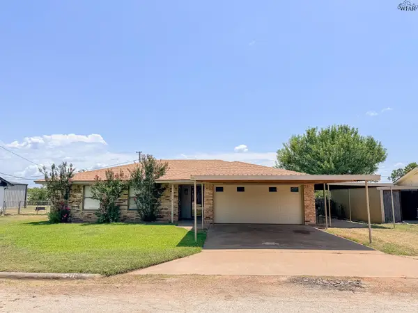 1116 S OAK STREET, Archer City, TX 76351