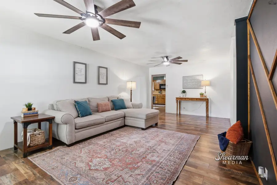 907 E WICHITA STREET, Henrietta, TX 76365 - #2