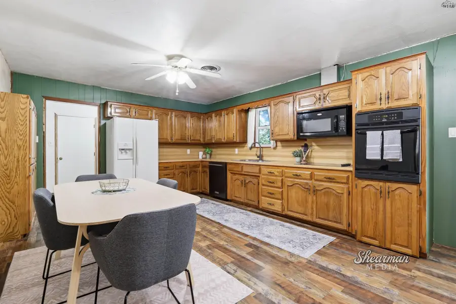 907 E WICHITA STREET, Henrietta, TX 76365 - #3