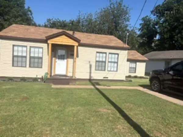 520 E HARWELL STREET, Burkburnett, TX 76354