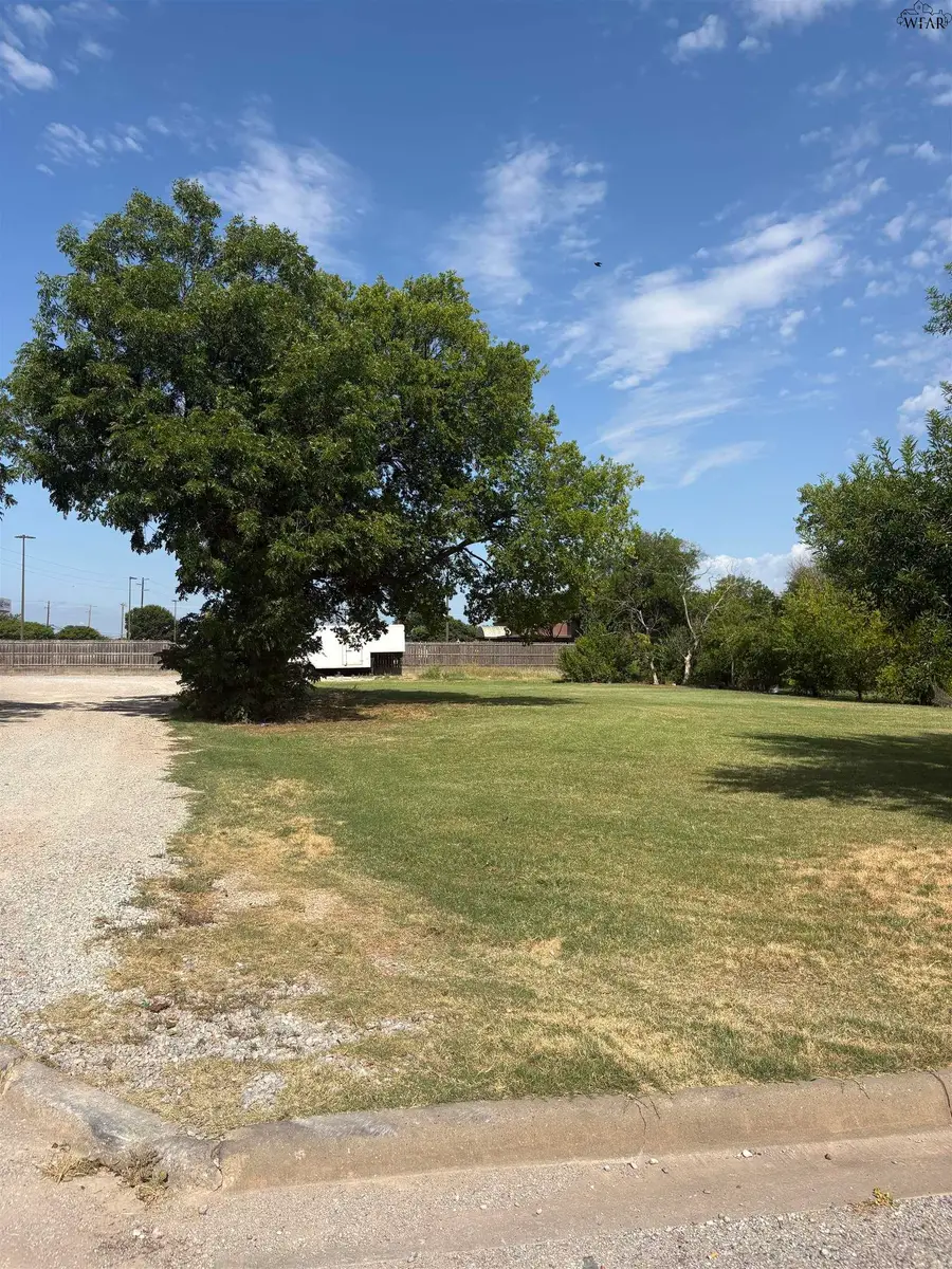 1003 WOLCOTT LANE, Wichita Falls, TX 76306 - #2