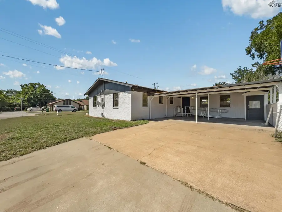 3500 INDIAN STREET, Vernon, TX 76384 - #2