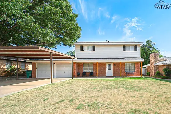 708 W COLEMAN AVENUE, Iowa Park, TX 76367