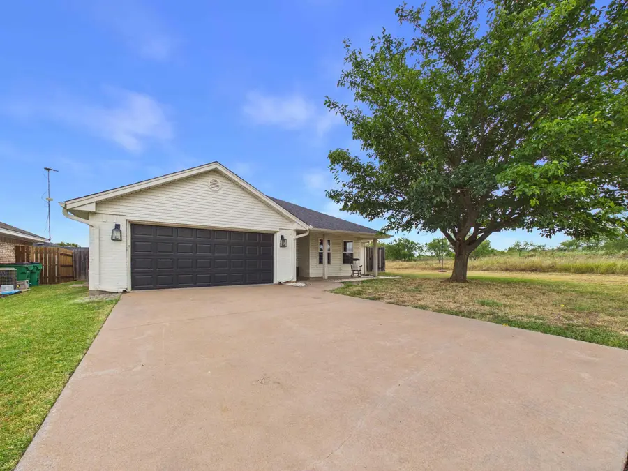 1438 CHUCK WAGON TRAIL, Henrietta, TX 76365 - #3