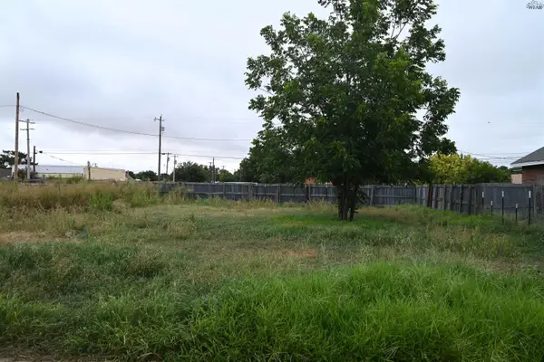 702 WILBARGER STREET, Vernon, TX 76384