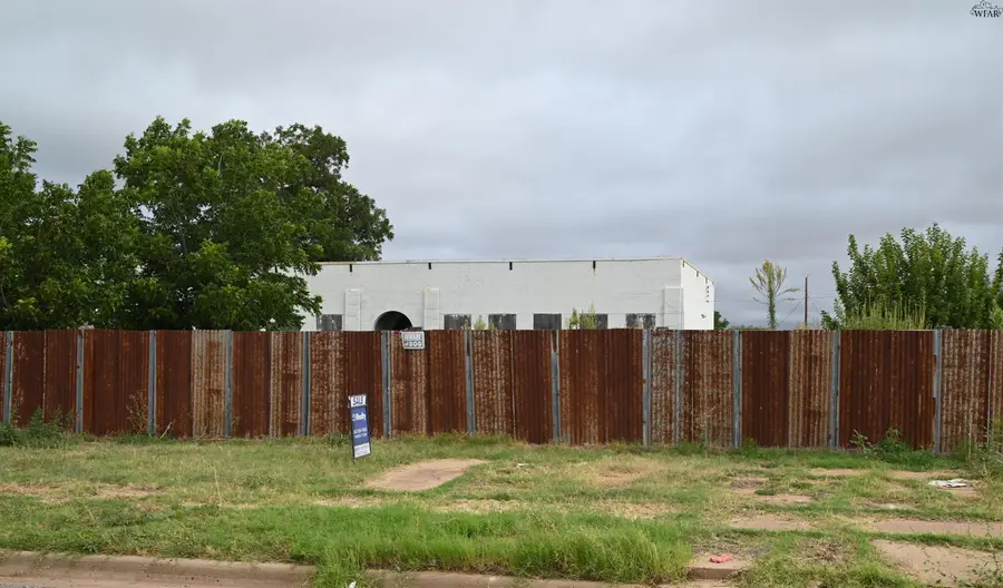 702 WILBARGER STREET, Vernon, TX 76384 - #2