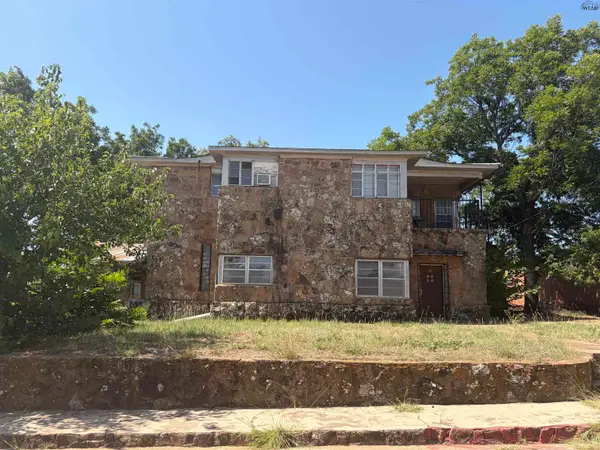 212 E WALNUT STREET, Archer City, TX 76351