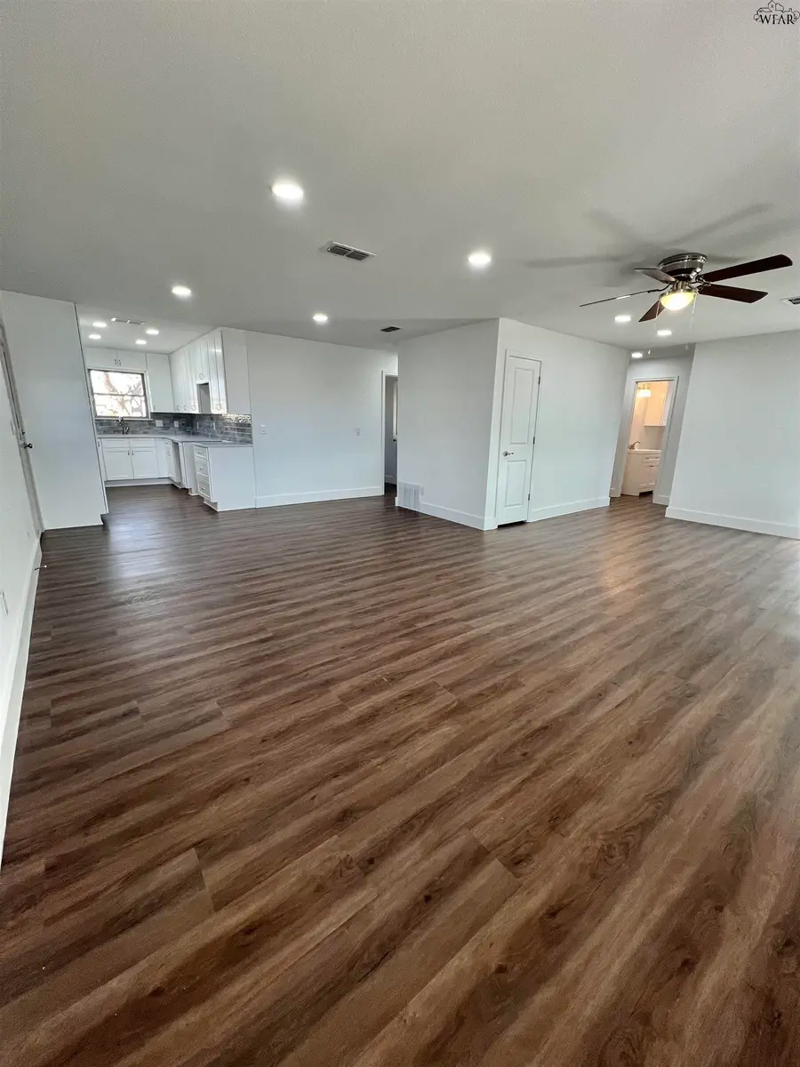 1616 ALDRICH AVENUE, Wichita Falls, TX 76302 - #2