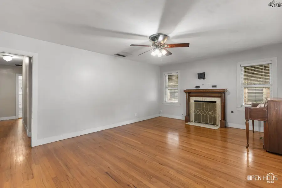 1711 BUCHANAN STREET, Wichita Falls, TX 76309 - #2