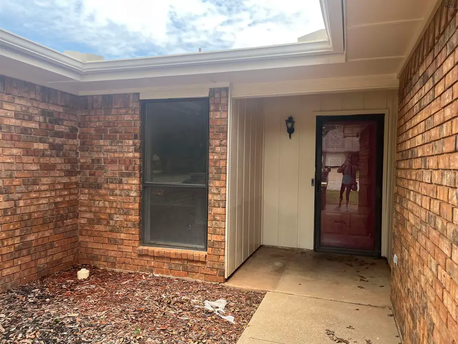 1722 MEADOWCLIFF DRIVE, Wichita Falls, TX 76302 - #2