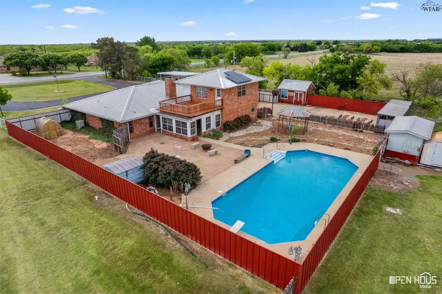 402 N FM 369, Iowa Park, TX 76367 - #2
