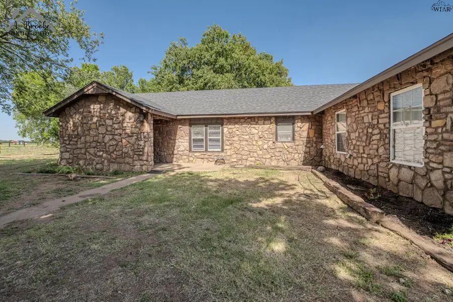 255250 EAST 2010 ROAD, Randlett, OK 73562 - #3
