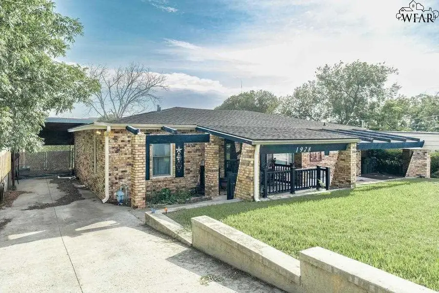 1928 PAWHUSKA DRIVE, Wichita Falls, TX 76309 - #2