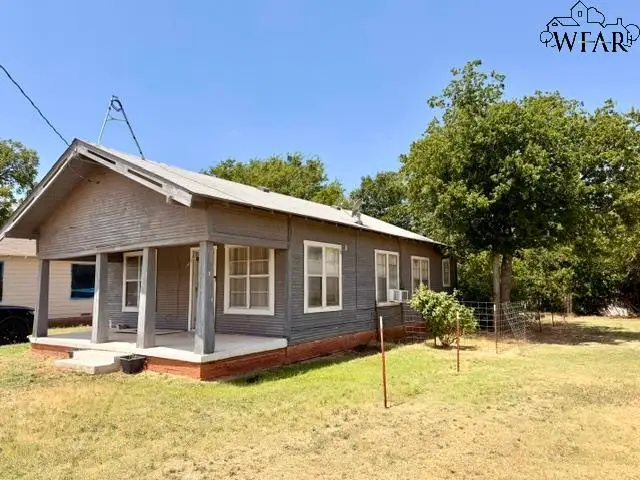 805 N WAGGONER STREET, Electra, TX 76360 - #2