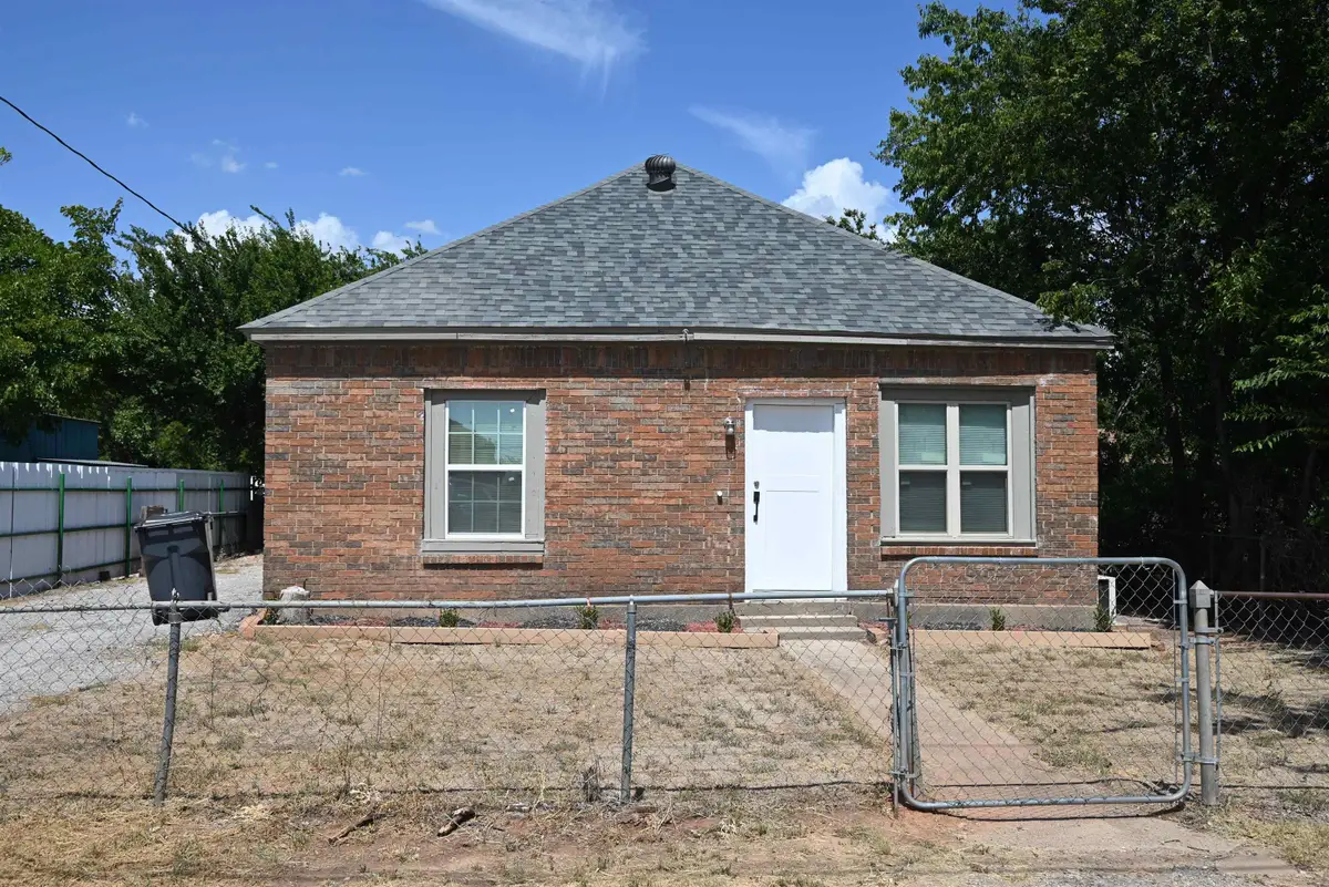 1105 BURKBURNETT ROAD, Wichita Falls, TX 76306 - #1
