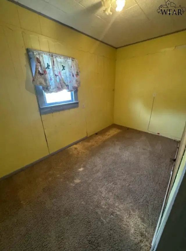 402 W WABASH AVENUE, Electra, TX 76360 - #2