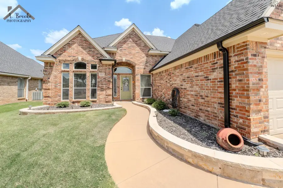 4905 SILVERCREST DRIVE, Wichita Falls, TX 76310 - #2