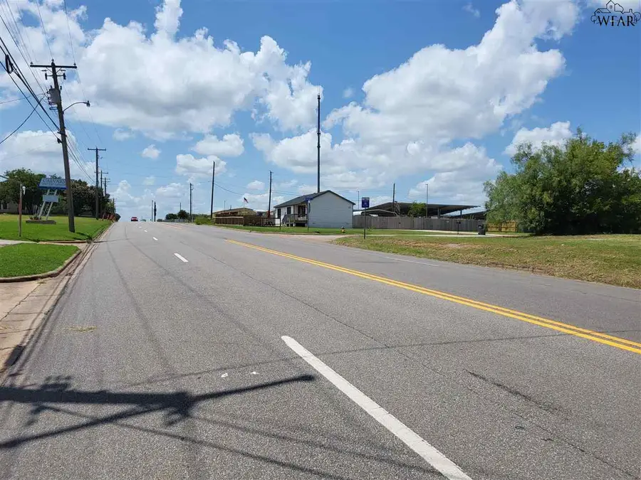 1960 WINDTHORST ROAD, Wichita Falls, TX 76301 - #2