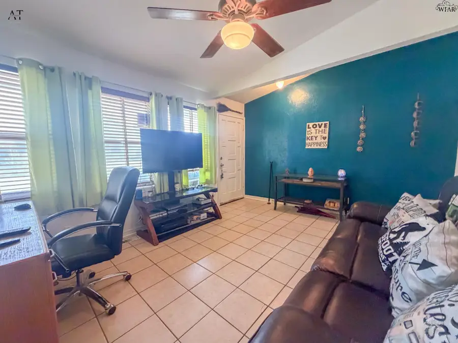 1309 OAKHURST DRIVE, Wichita Falls, TX 76302 - #3