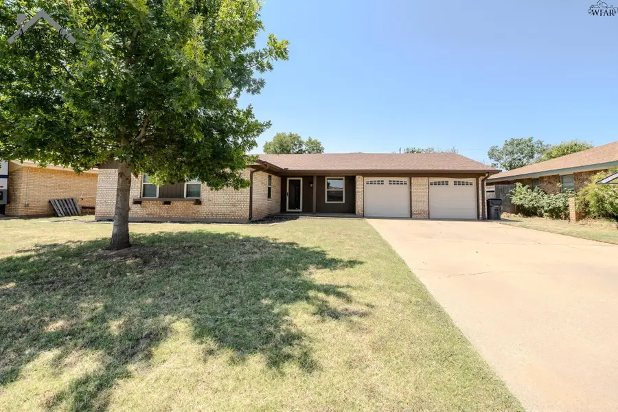 5204 BROOKWOOD DRIVE, Wichita Falls, TX 76302 - #2